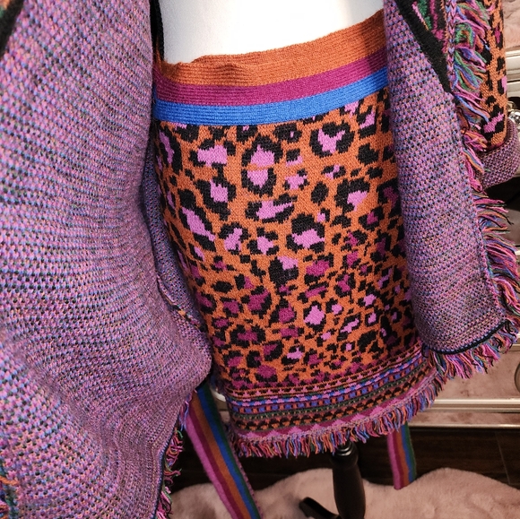 Farm Rio Sweater multicolor skirt set top is LRG skirt is XLG - Picture 3 of 10